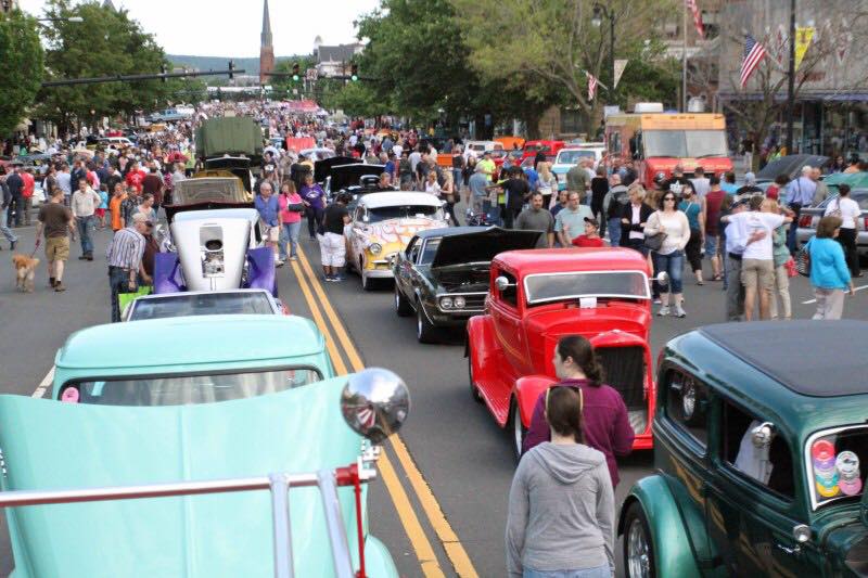 cruise night on main middletown ct